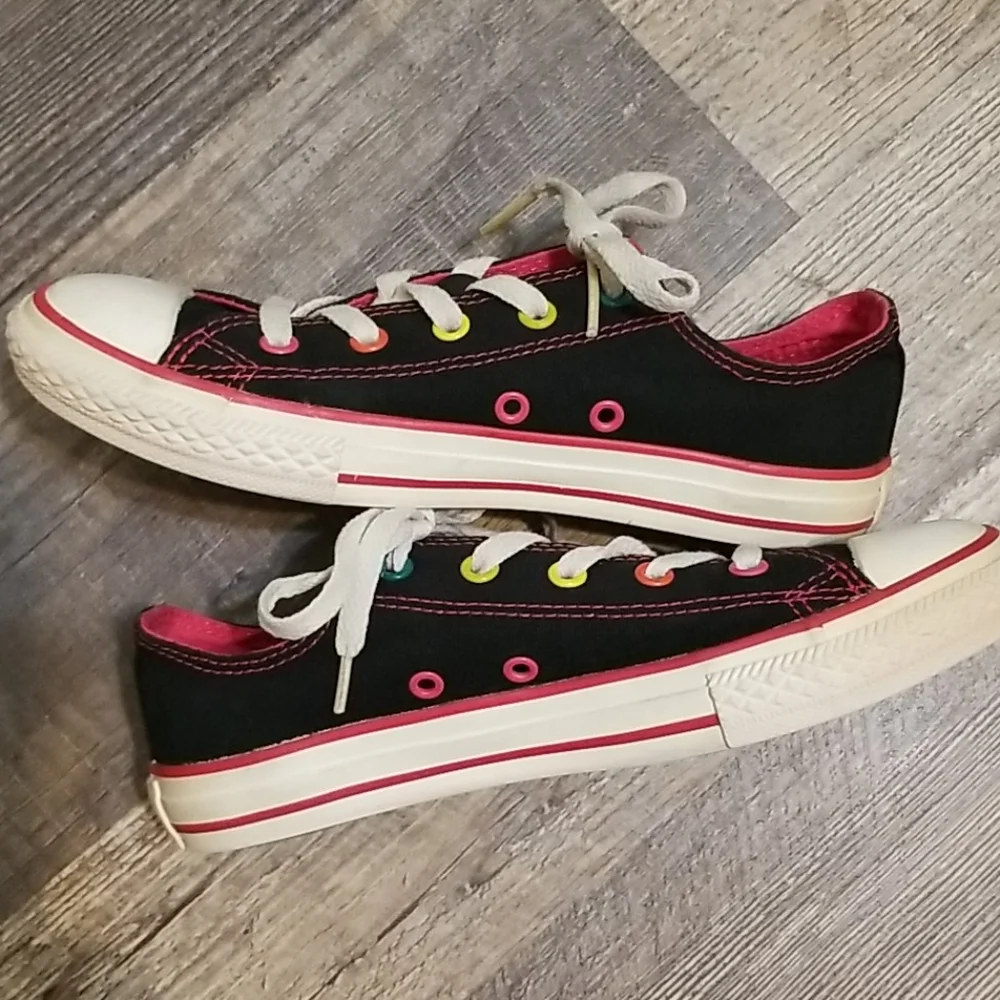Converse different color